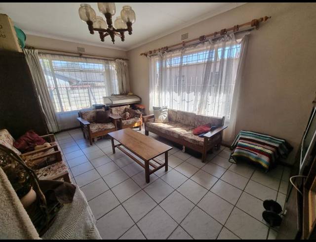 2 BEDROOM HOUSE FOR SALE IN FLORENTIA
